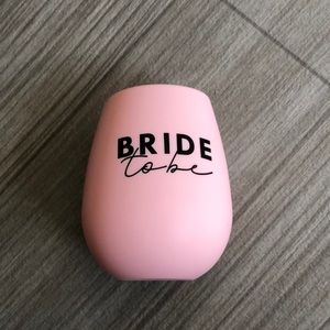 “Bride To Be” silicone wine style drinking cup!